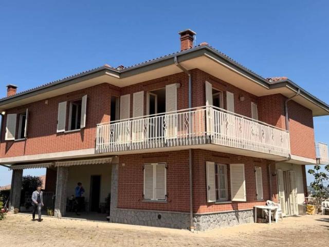 Villa in vendita a Costigliole d'Asti AT
