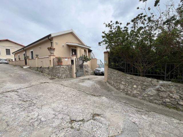 Villa in vendita a Catanzaro CZ