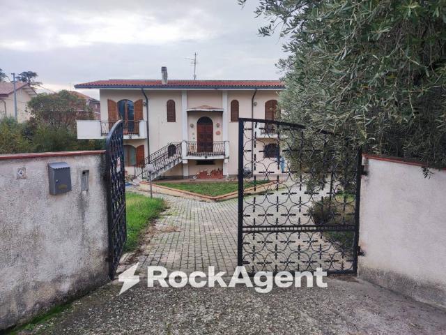 Villa in vendita a Catignano PE