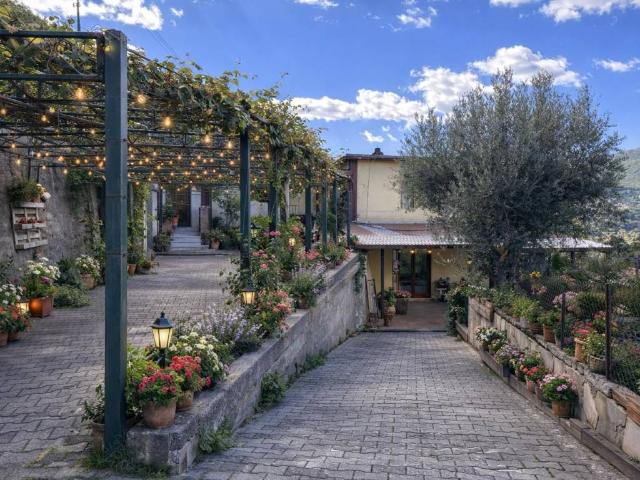 Villa in vendita a Cava de' Tirreni SA