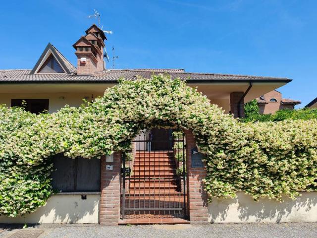 Villa in vendita a Cava Manara PV