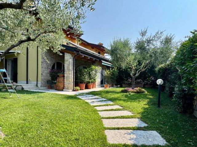 Villa in vendita a Cavaion Veronese VR