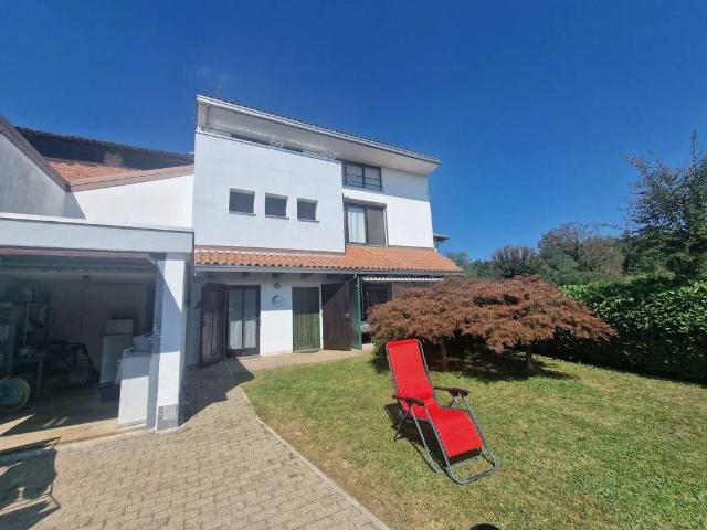 Villa in vendita a Cavallirio NO