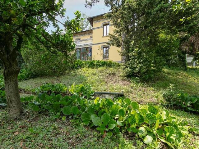 Villa in vendita a Cavaria con Premezzo VA