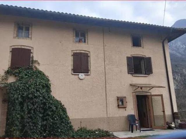 Villa in vendita a Cavazzo Carnico UD