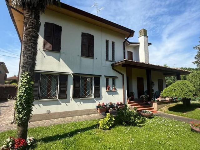 Villa in vendita a Cavezzo MO