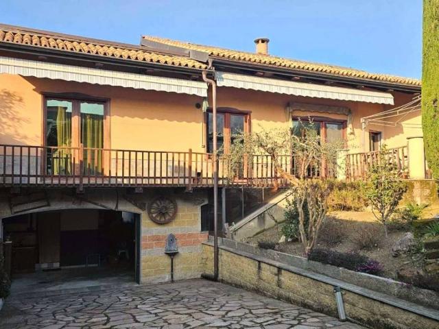 Villa in vendita a Cavour TO