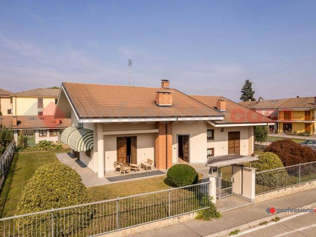 Villa in vendita a Cavour