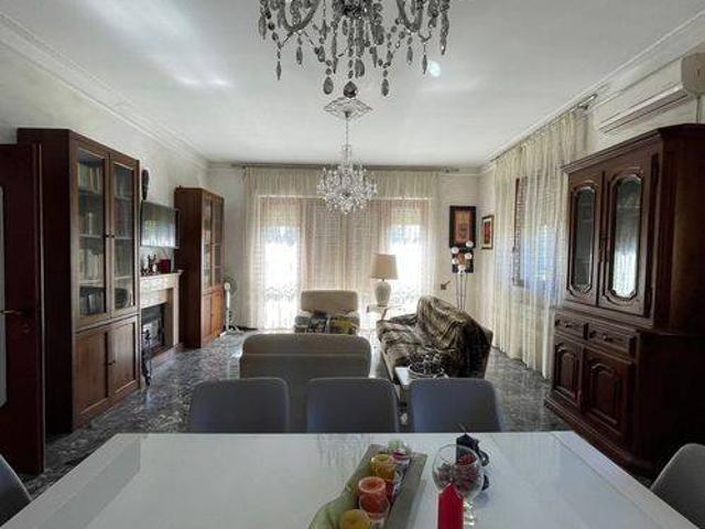 Villa in vendita a Cadeo PC