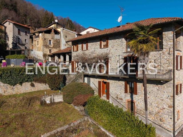 Villa in vendita a Cadegliano Viconago VA