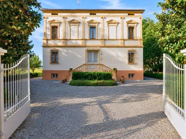 Villa in vendita a Cadelbosco di Sopra RE