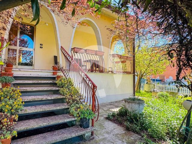 Villa in vendita a Cadelbosco di Sopra RE