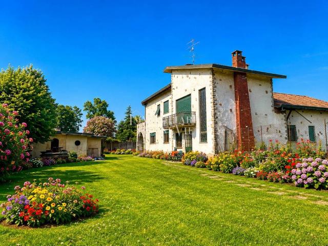 Villa in vendita a Cadorago CO