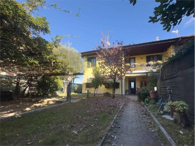 Villa in vendita a Cadrezzate con Osmate VA