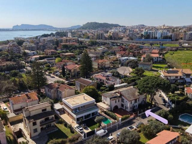Villa in vendita a Cagliari CA