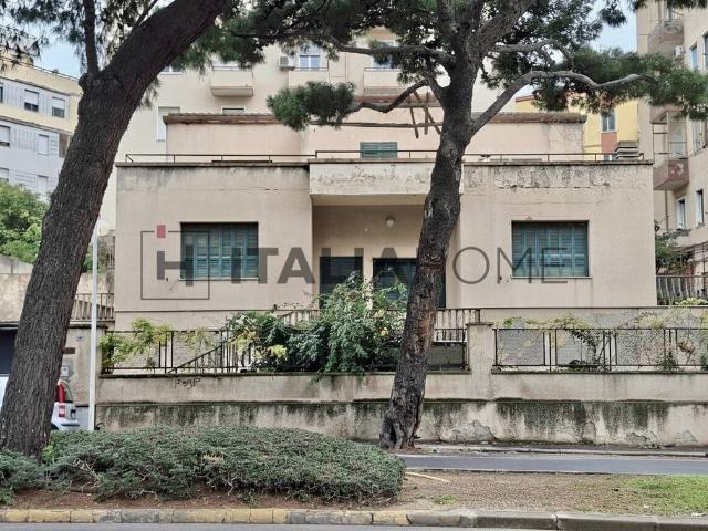 Villa in vendita a Cagliari, Bonaria