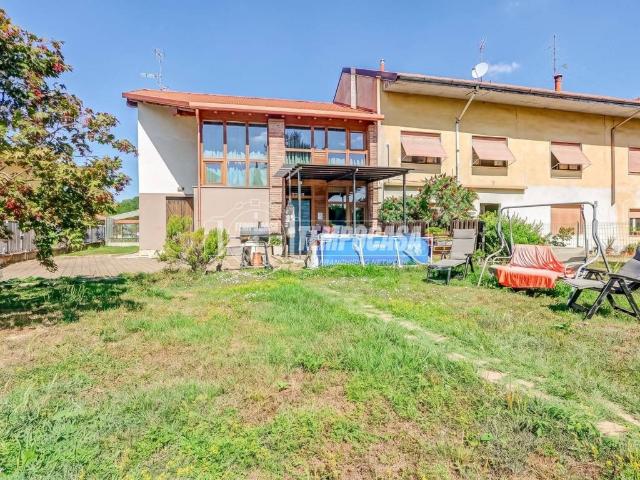 Villa in vendita a Cairate VA
