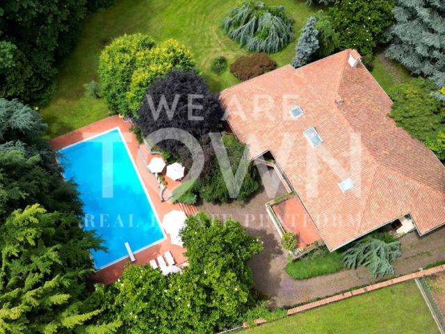 Villa in vendita a Cairate VA