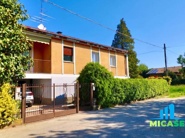 Villa in vendita a Cairate VA