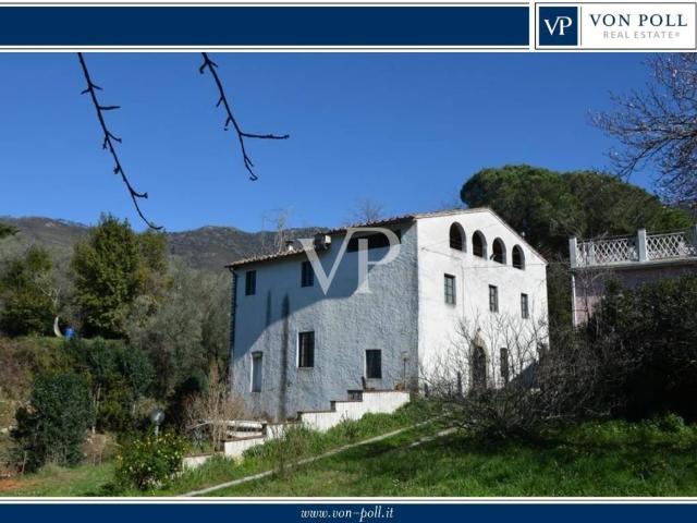 Villa in vendita a Calci PI