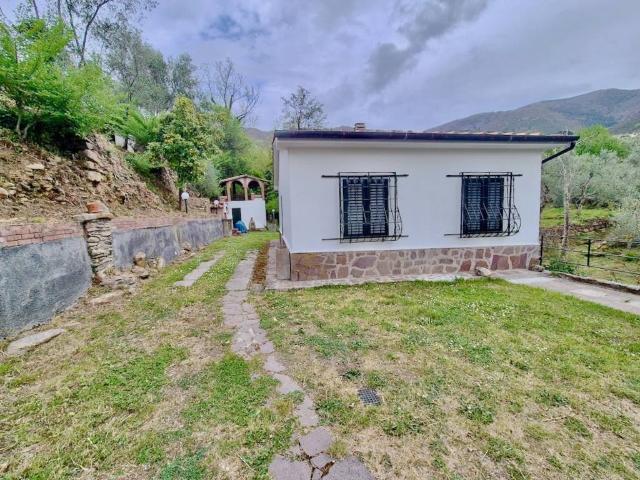 Villa in vendita a Calci PI