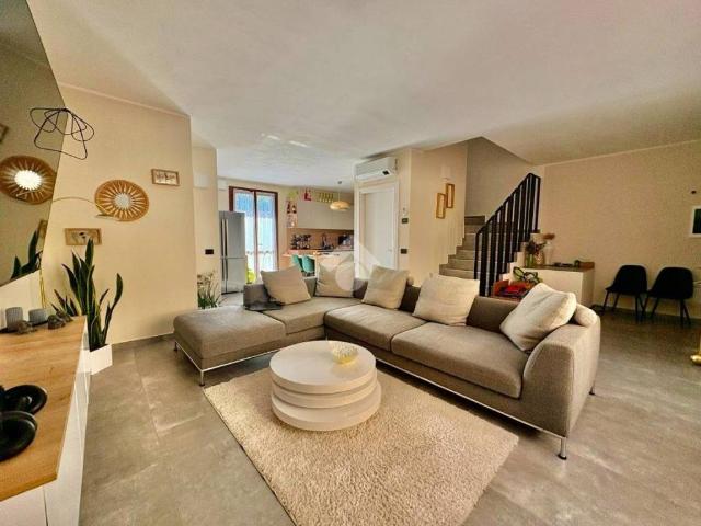 Villa in vendita a Calcinate BG