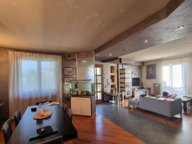 Villa in vendita a Calcinate BG