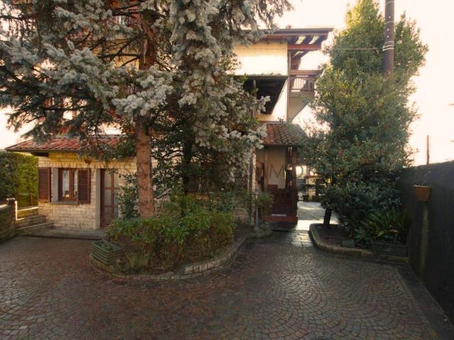Villa in vendita a Calolziocorte LC