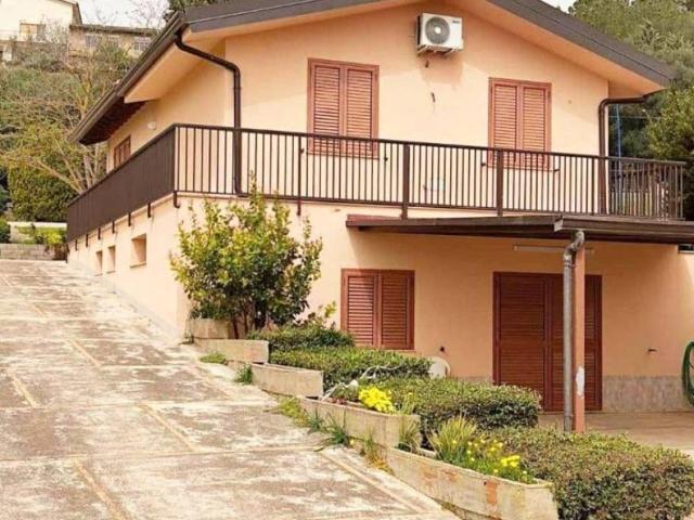 Villa in vendita a Caltagirone CT