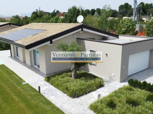 Villa in vendita a Calvagese della Riviera BS