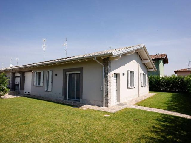 Villa in vendita a Calvenzano BG