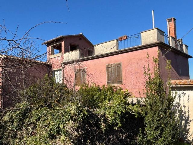 Villa in vendita a Calvi dell'Umbria TR