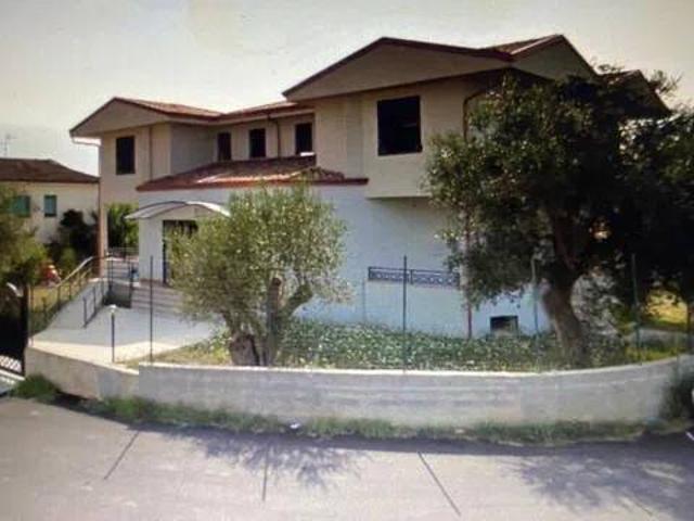 Villa in vendita a Calvi Risorta CE