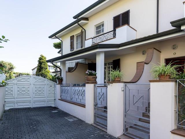 Villa in vendita a Camaiore