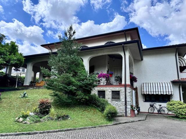 Villa in vendita a Camaiore
