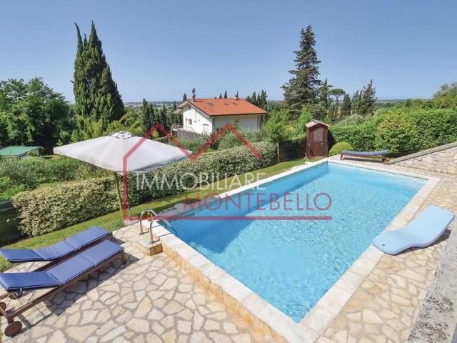 Villa in vendita a Camaiore
