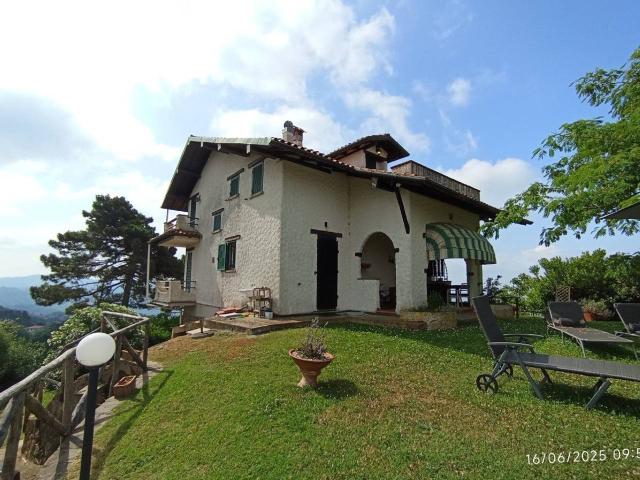 Villa in vendita a Camaiore