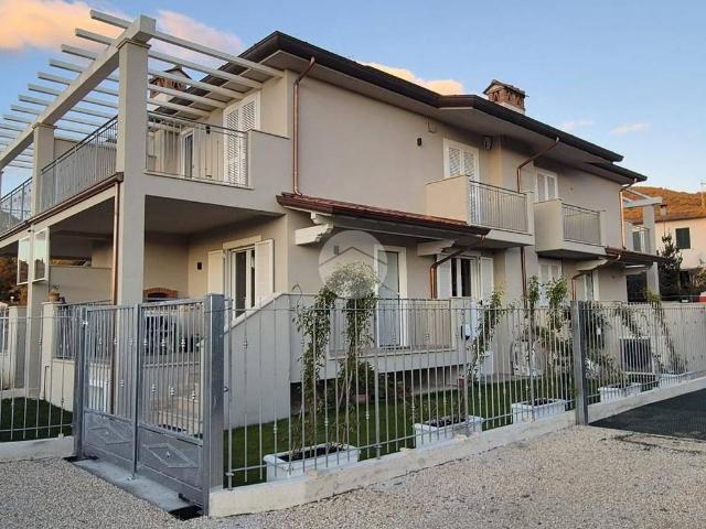 Villa in vendita a Camaiore LU