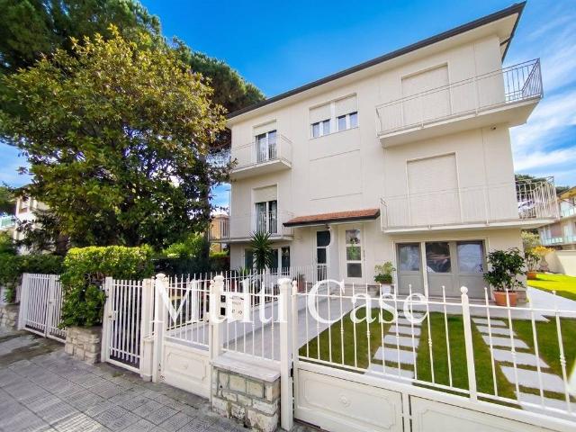 Villa in vendita a Camaiore LU