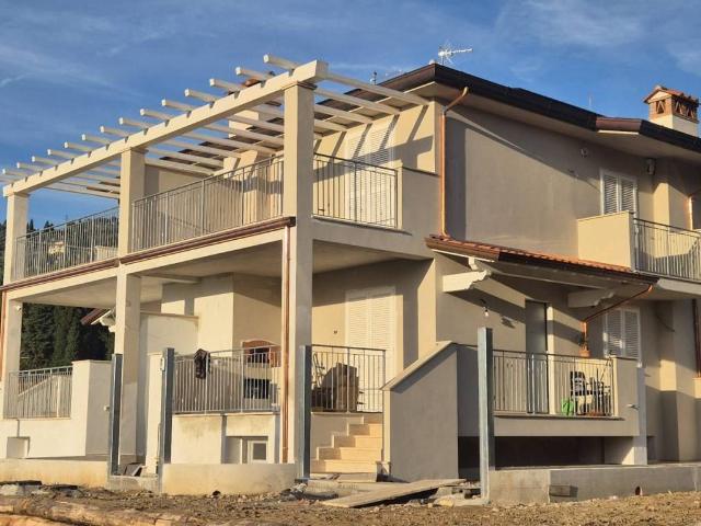 Villa in vendita a Camaiore LU