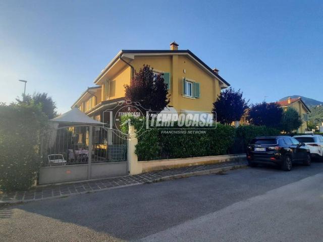 Villa in vendita a Camaiore LU
