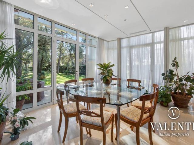 Villa in vendita a Camaiore LU