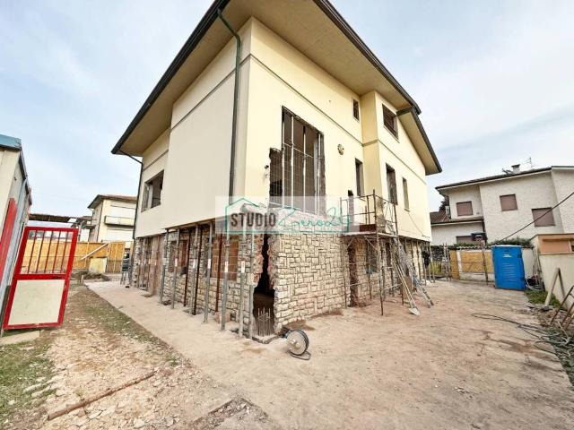 Villa in vendita a Camaiore LU