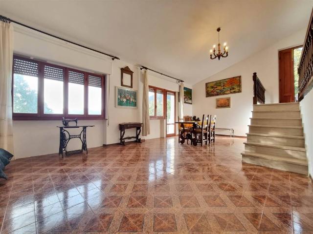 Villa in vendita a Camaiore LU