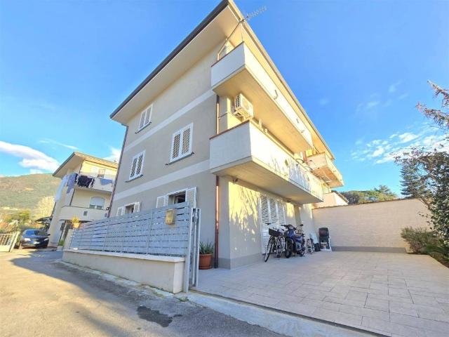 Villa in vendita a Camaiore LU