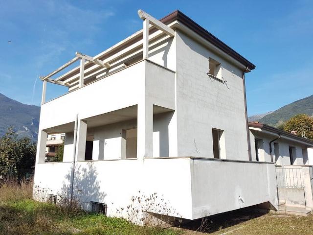 Villa in vendita a Camaiore LU