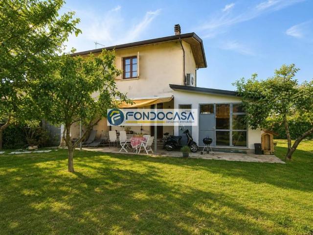 Villa in vendita a Camaiore LU