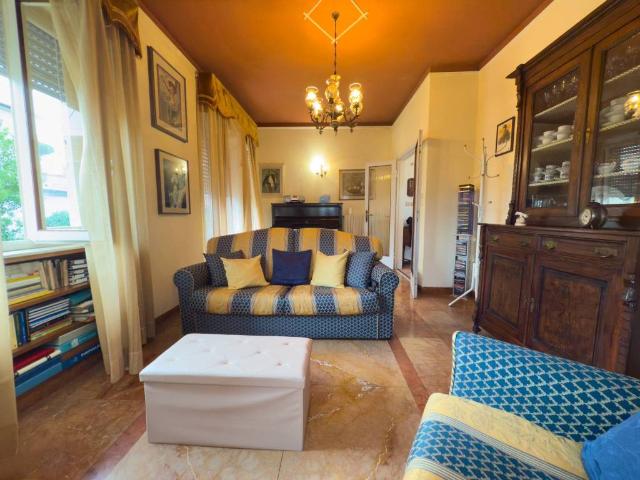 Villa in vendita a Camaiore LU