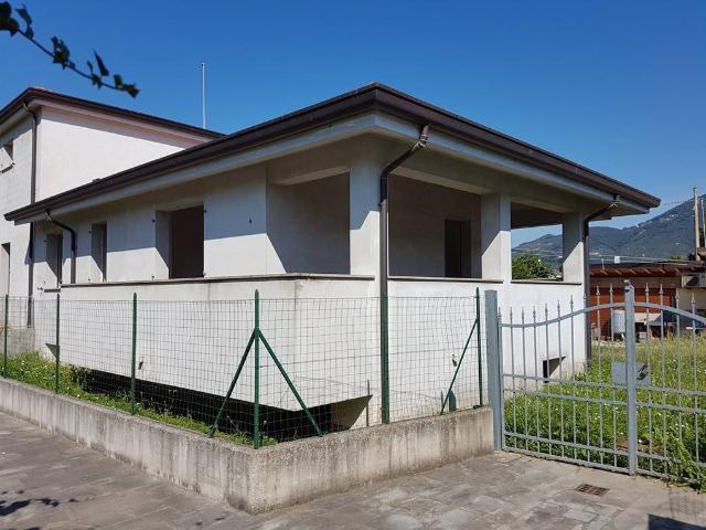 Villa in vendita a Camaiore LU
