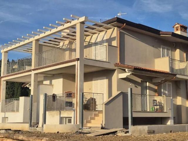 Villa in vendita a Camaiore LU
